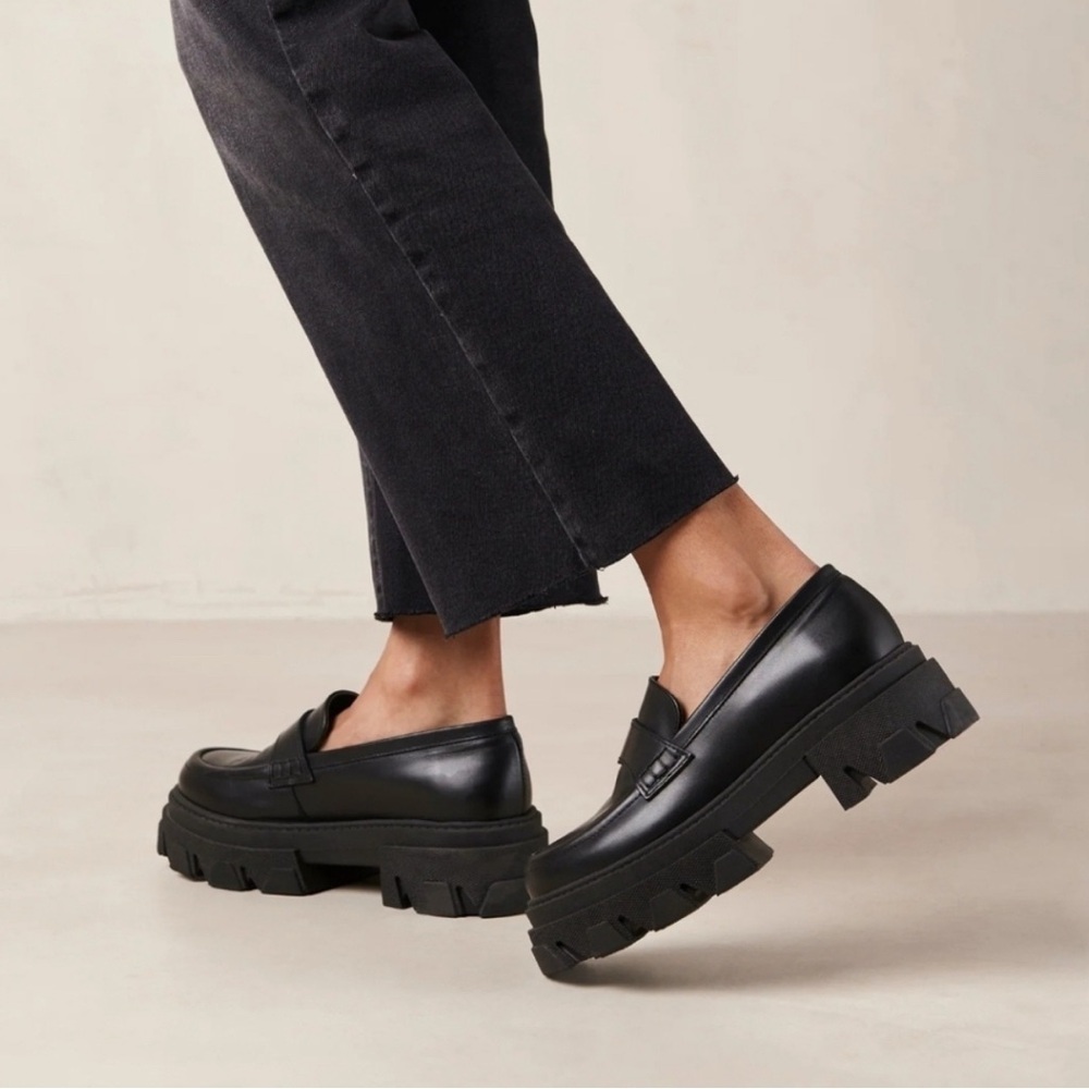 Alohas Trailblazer Chunky Loafers Black leather lug sole size 38